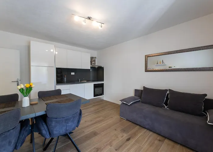 Apartments Bilopavlovic