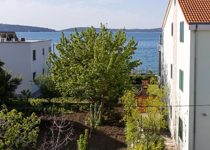 Apartments Bilopavlovic